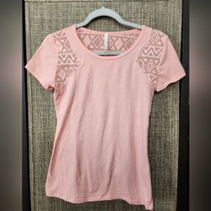 Bozzolo Pastel Orange Geometric Lace Women's Tee